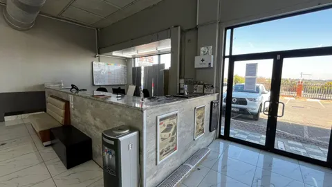 Fourways Junction, 28 White Hills Close, Lonehill - Retail Available To Let 620m² Retail Space For Rent (8)